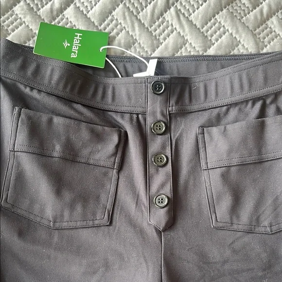 Stylish Black Button-Up Pants - Picture 4 of 5